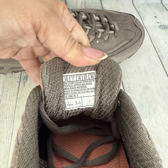 Skechers D-Lites Trail Sneaker Women Size 10 Brown Air Cooled Memory Foam Hike - Picture 3 of 9